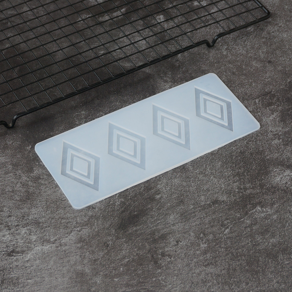Hollow Out Rhombus Pattern Cho - Silicone Cake Mold review and price