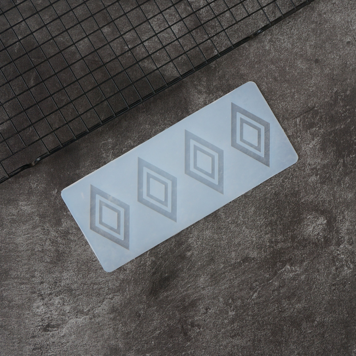 Hollow Out Rhombus Pattern Cho - Silicone Cake Mold review and price